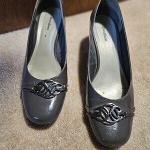 Grey round toe wedge heel shoe - size 10